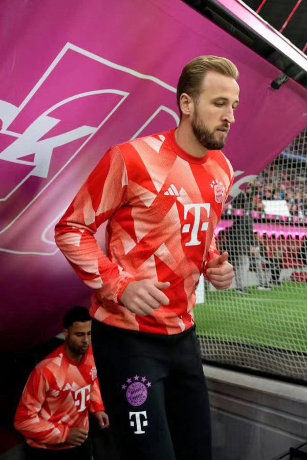 Kane chiến đấu chống lại kẻ thù! Người chơi hay nhất của Bayern vào tháng 10, chiếc xe tay ga Trung 
