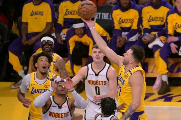 Bản hợp đồng thứ năm của Lakers vào mùa hè này! Hậu vệ 37 điểm tham gia trong một trò chơi duy nhất,